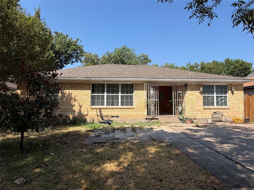 1333 Springlake Drive Property Photo 1