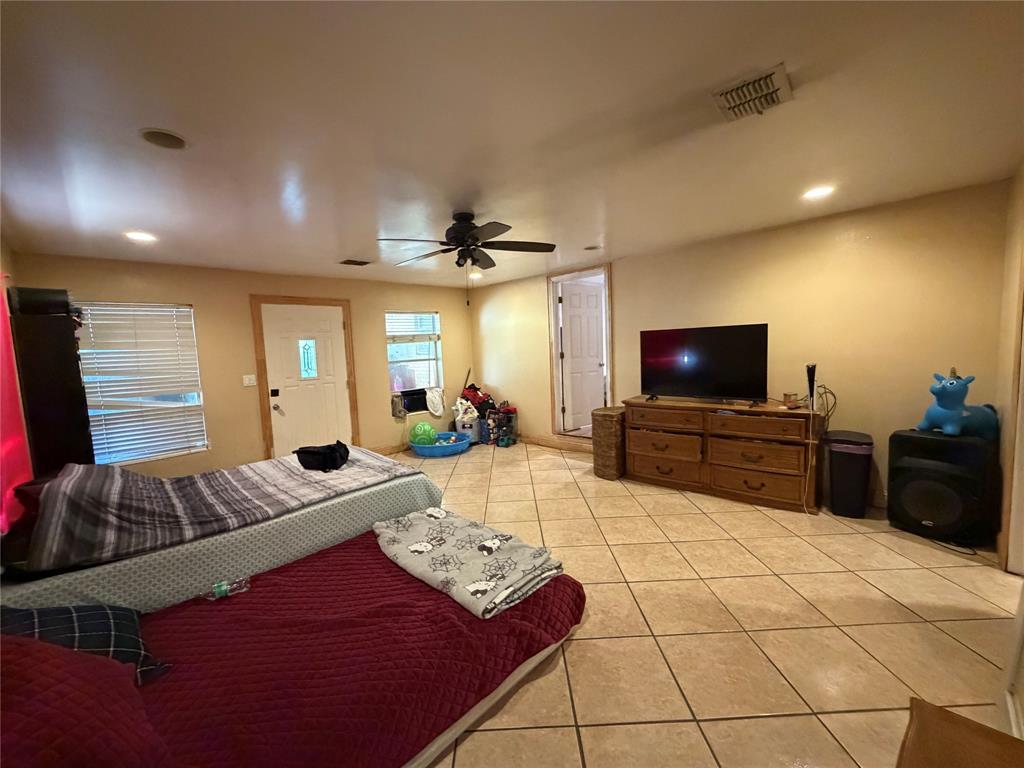 1333 Springlake Drive Property Photo 10