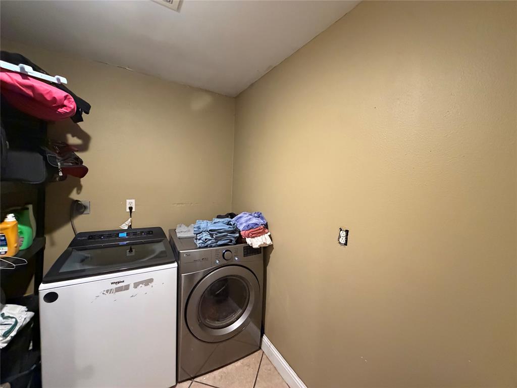 1333 Springlake Drive Property Photo 12