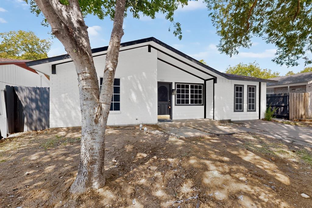 2441 Lakeshore Drive Property Photo 4