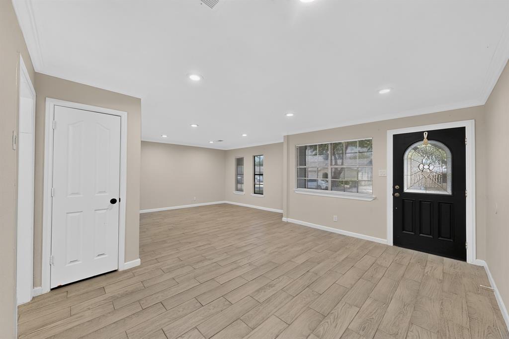 2441 Lakeshore Drive Property Photo 6