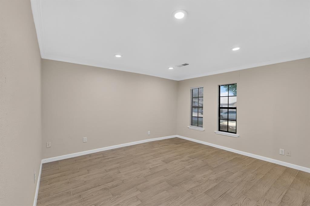 2441 Lakeshore Drive Property Photo 9