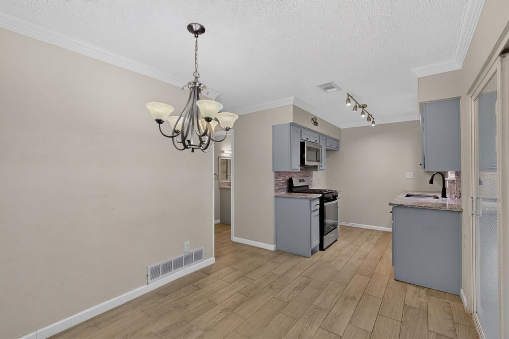 2441 Lakeshore Drive Property Photo 12