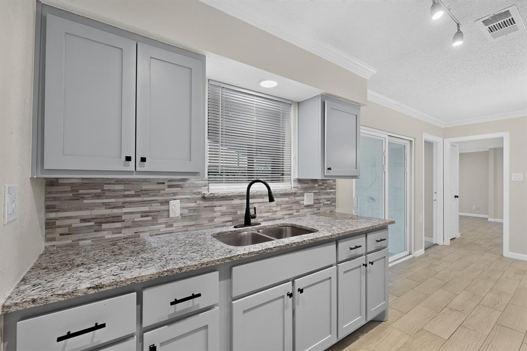2441 Lakeshore Drive Property Photo 15