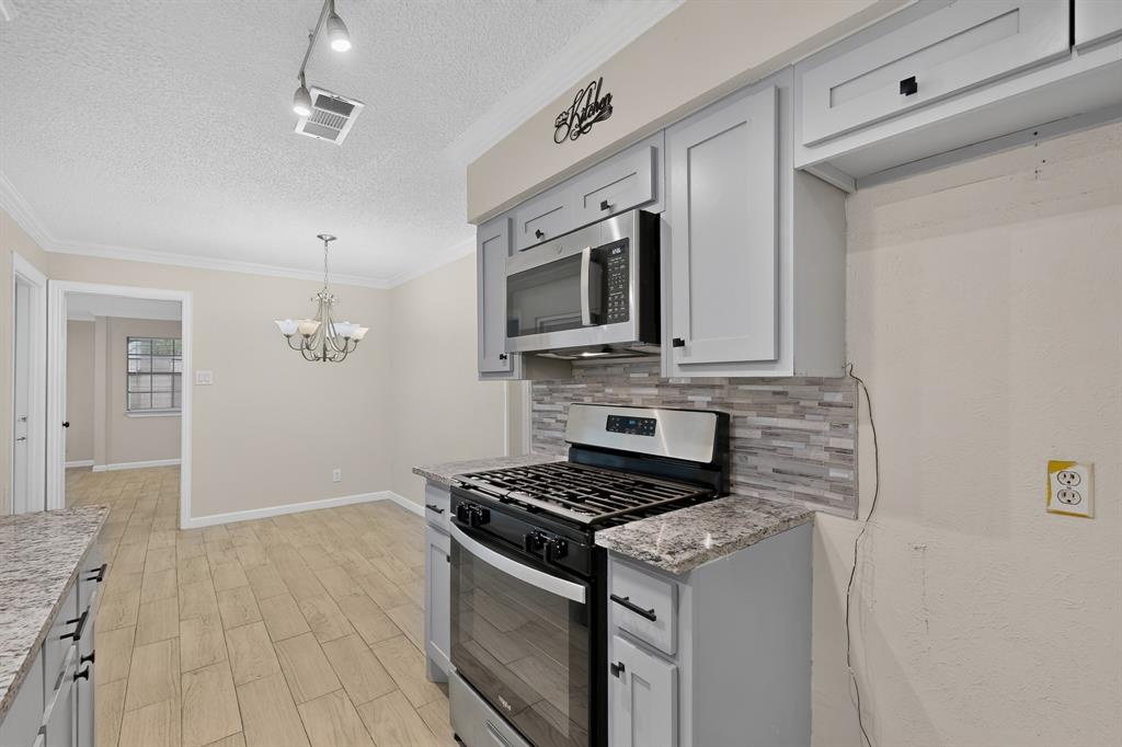 2441 Lakeshore Drive Property Photo 16
