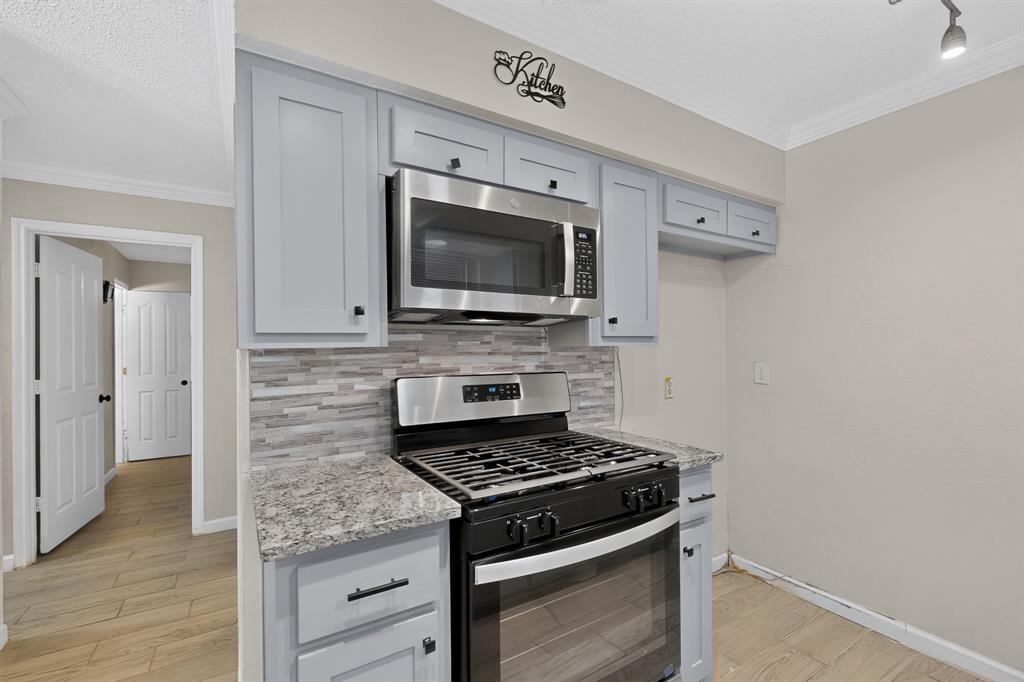 2441 Lakeshore Drive Property Photo 17