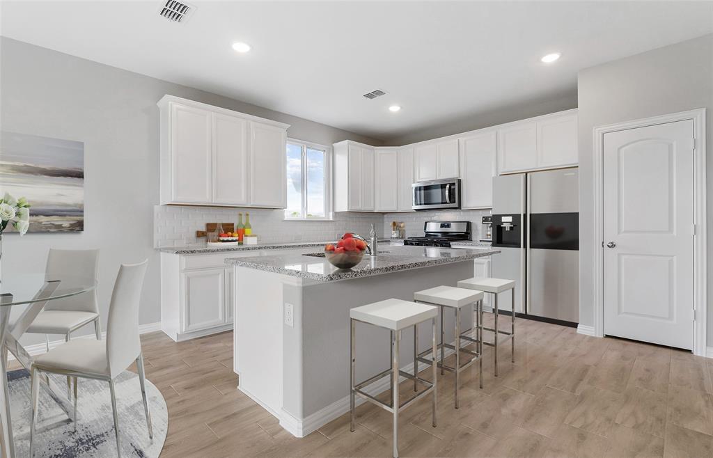 421 Avian Way Property Photo 3