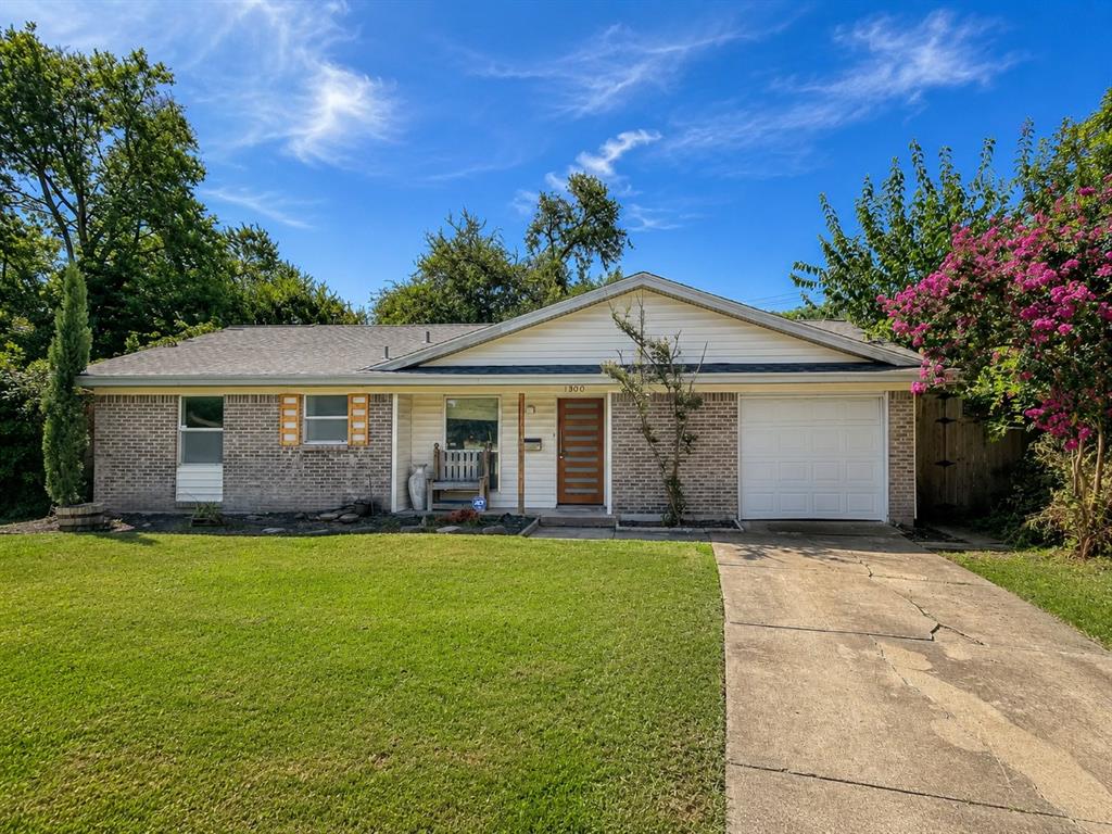 1300 Timberlake Circle Property Photo 1