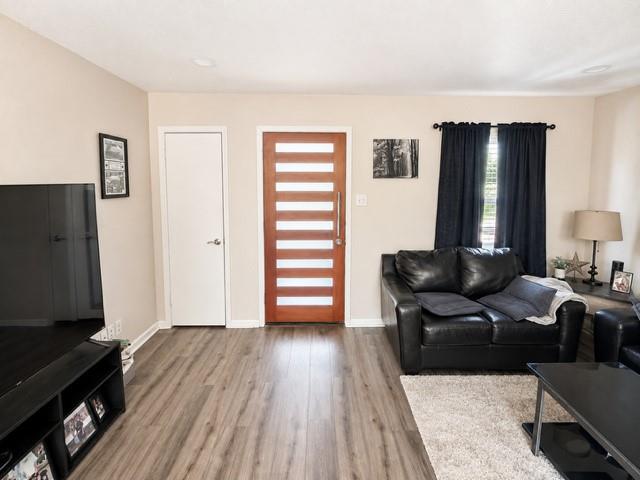 1300 Timberlake Circle Property Photo 5