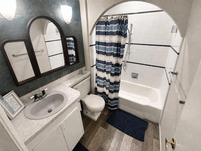 1300 Timberlake Circle Property Photo 6