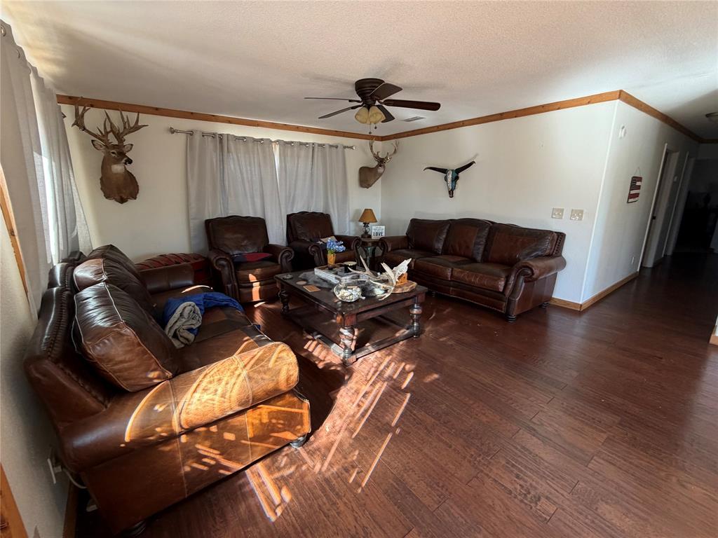 3055 Fm 194 Property Photo 4