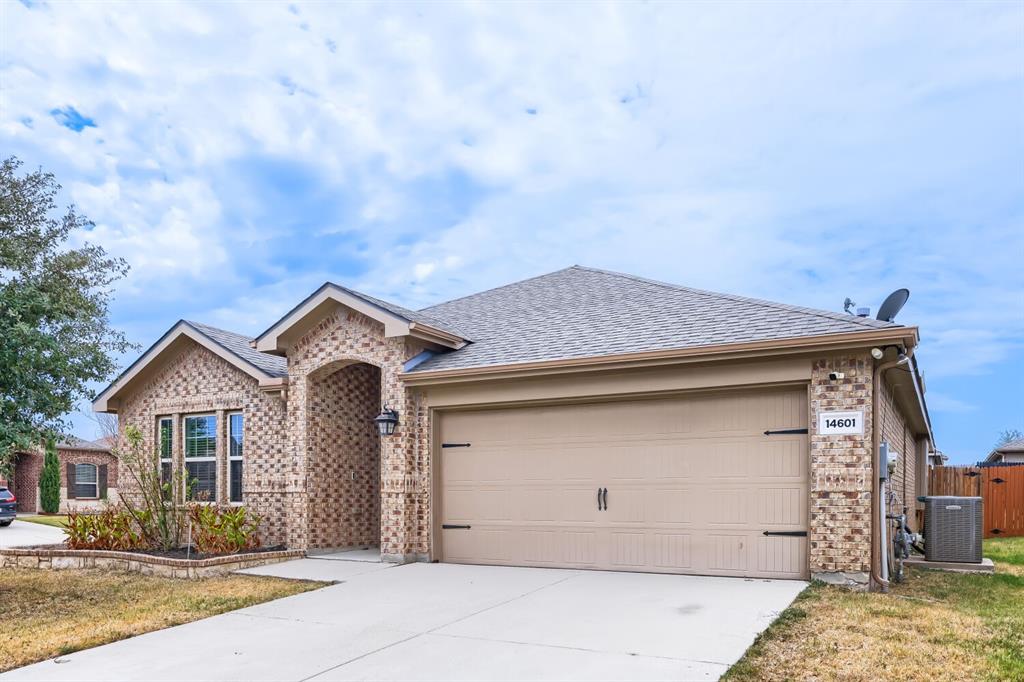14601 Sundog Way Property Photo 3