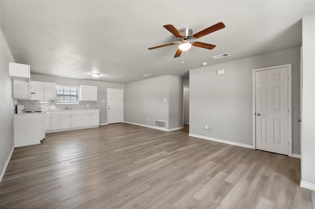 3201-3227 Nw Cr 2004 Property Photo 14