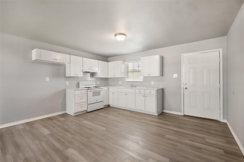3201-3227 Nw Cr 2004 Property Photo 17