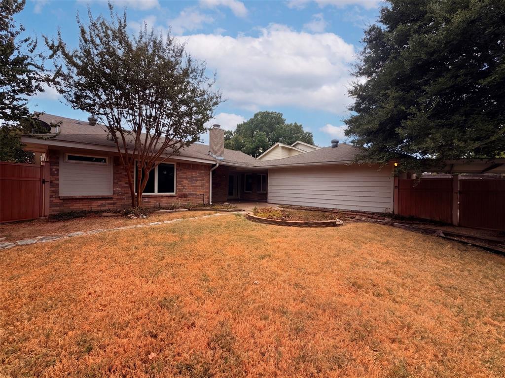 301 Hillside Court Property Photo 5