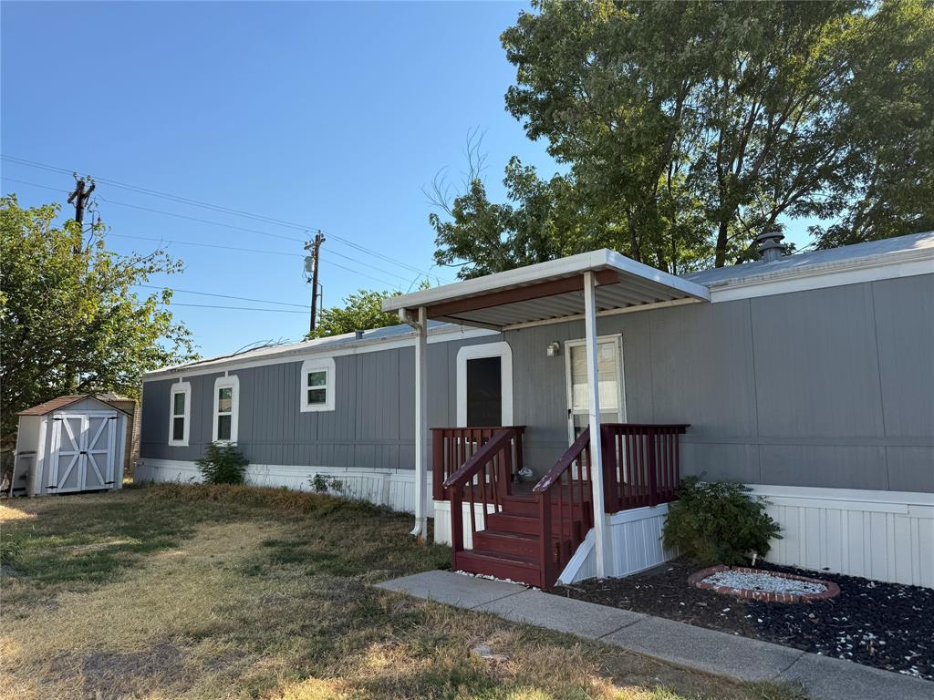 2 Lucy Property Photo 4