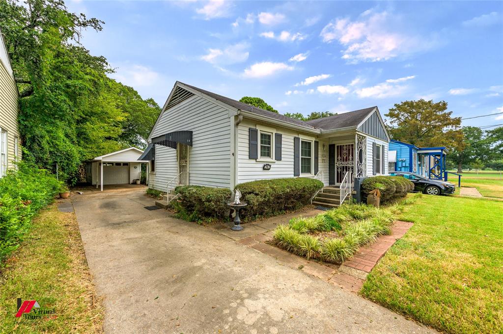 262 E Slattery Boulevard Property Photo 4