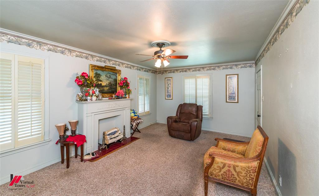 262 E Slattery Boulevard Property Photo 8
