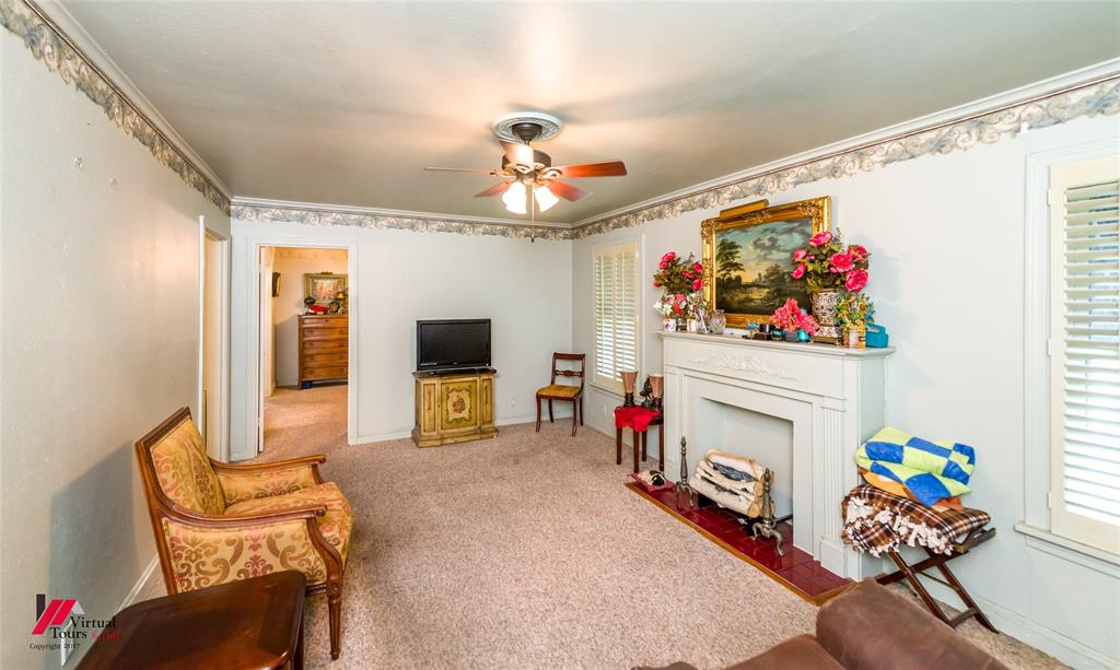 262 E Slattery Boulevard Property Photo 9