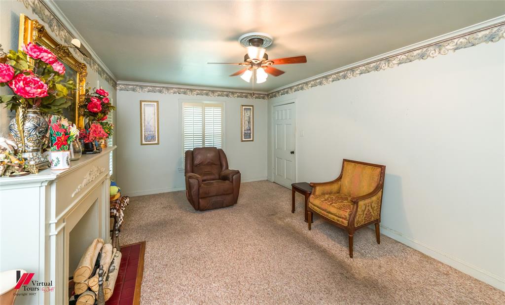 262 E Slattery Boulevard Property Photo 10
