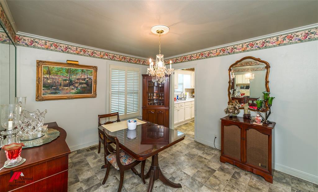 262 E Slattery Boulevard Property Photo 11