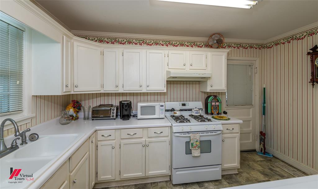 262 E Slattery Boulevard Property Photo 14