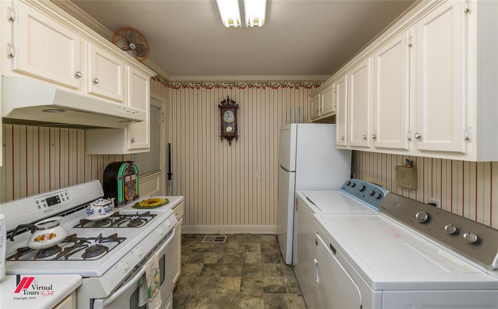 262 E Slattery Boulevard Property Photo 15
