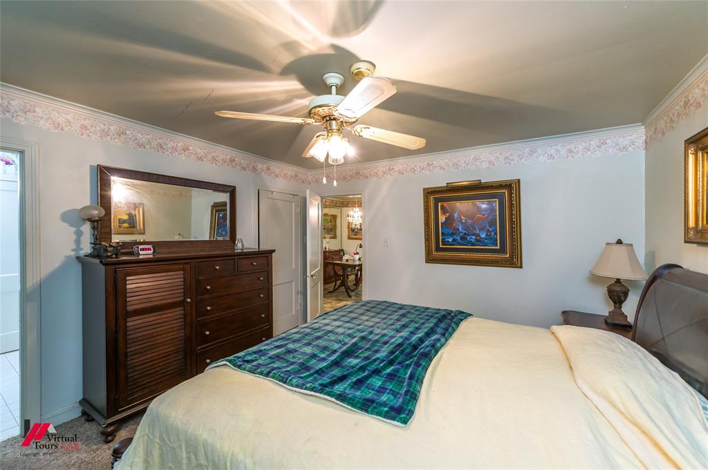 262 E Slattery Boulevard Property Photo 21