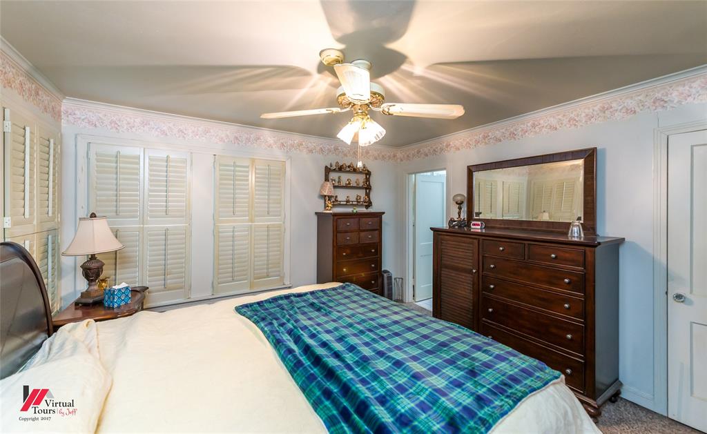 262 E Slattery Boulevard Property Photo 22