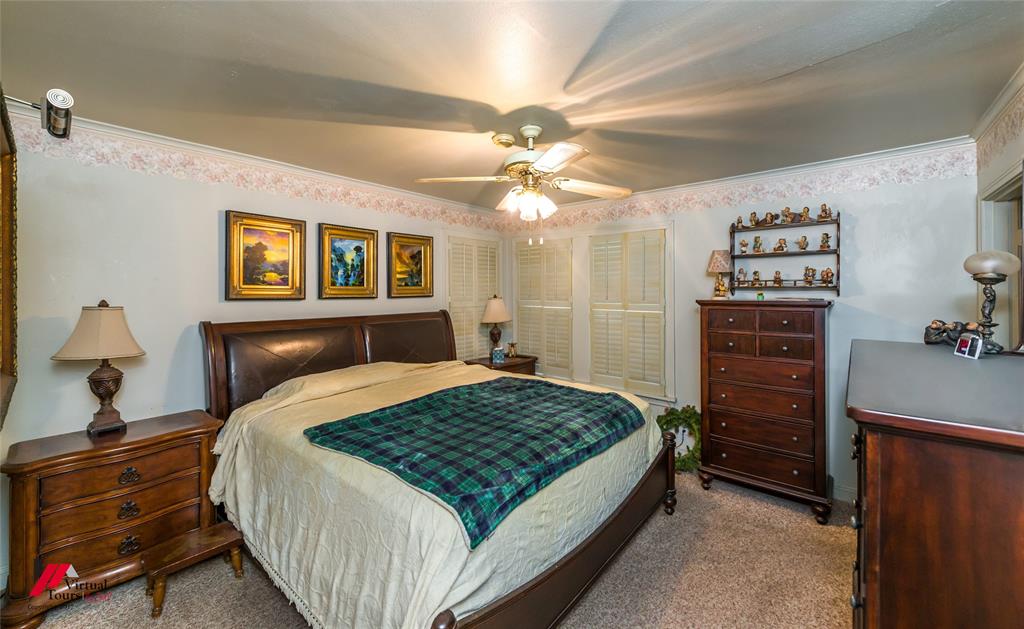 262 E Slattery Boulevard Property Photo 23