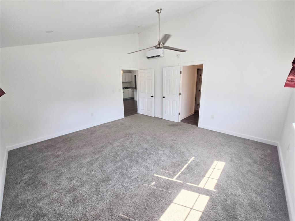 1413 Lynock Lane Property Photo 6