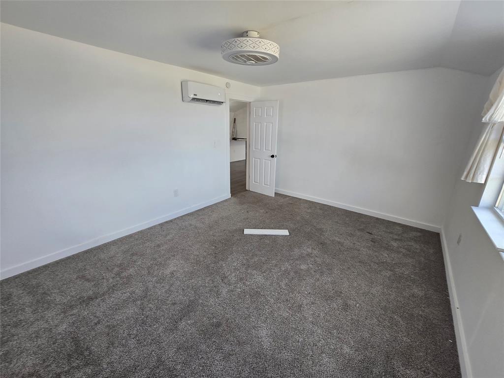 1413 Lynock Lane Property Photo 10