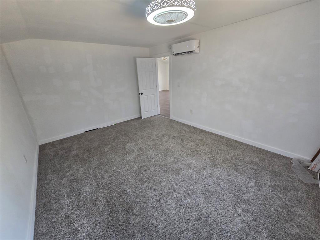 1413 Lynock Lane Property Photo 13