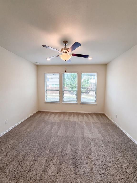1421 Prairie Lake Court Property Photo 4