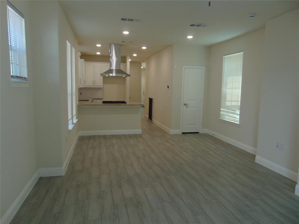 2239 Anderson Street Property Photo 3