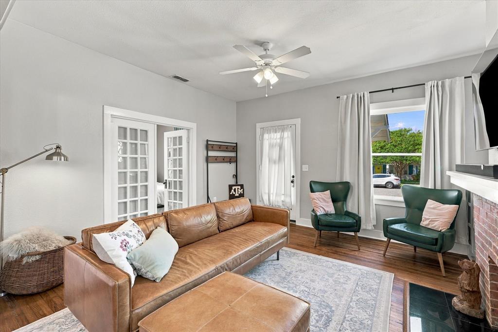 1933 Fairmount Avenue Property Photo 6