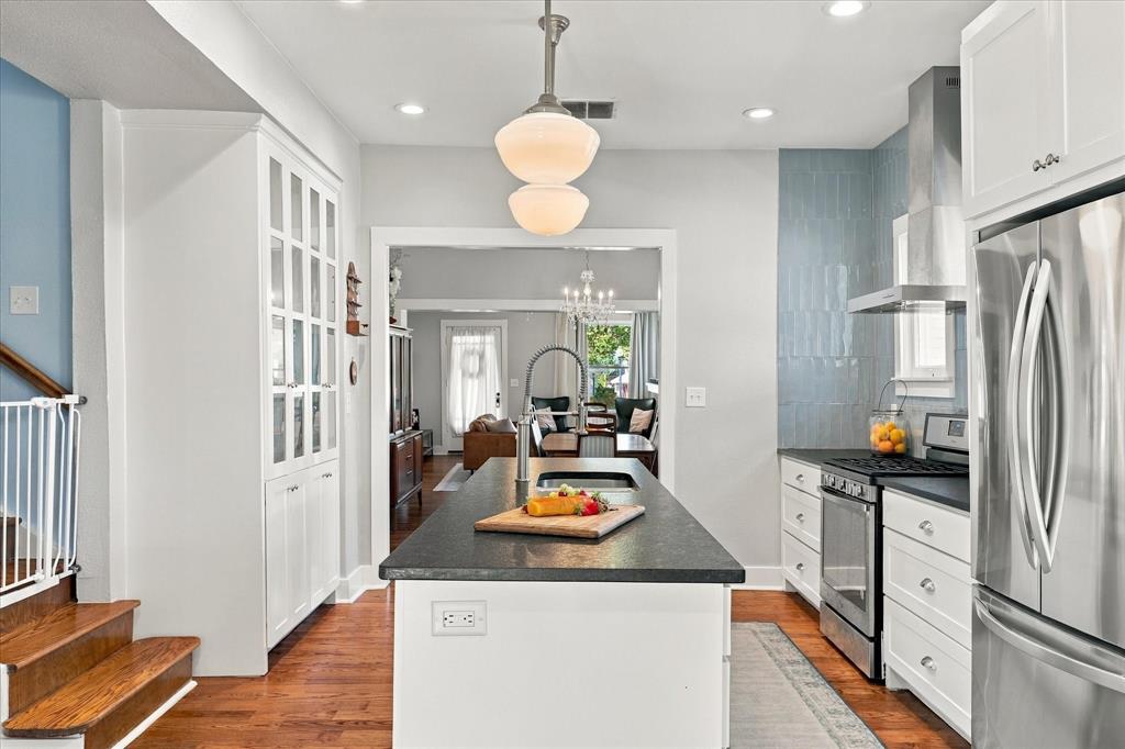 1933 Fairmount Avenue Property Photo 8