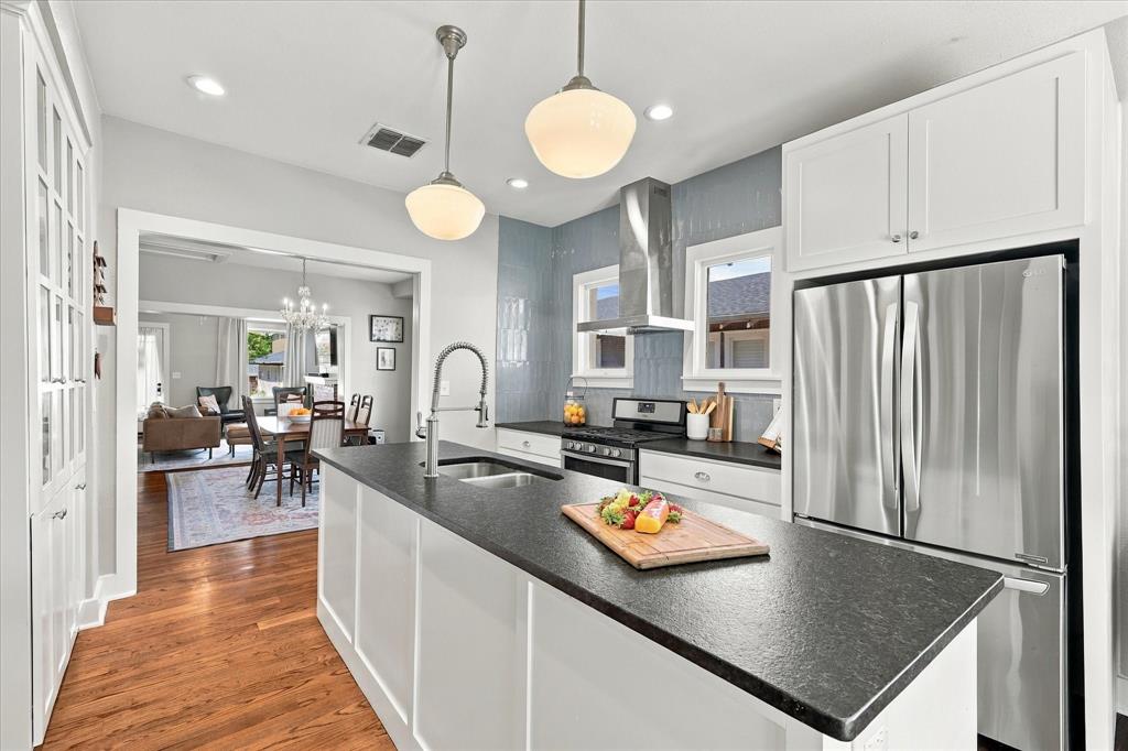 1933 Fairmount Avenue Property Photo 10