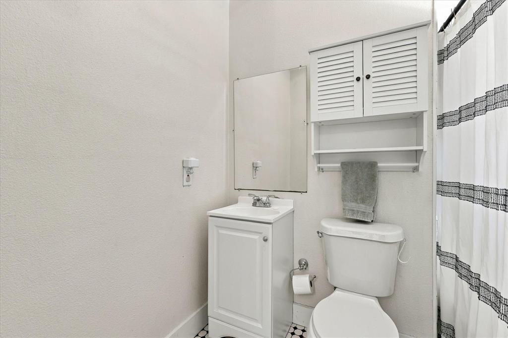 1933 Fairmount Avenue Property Photo 17