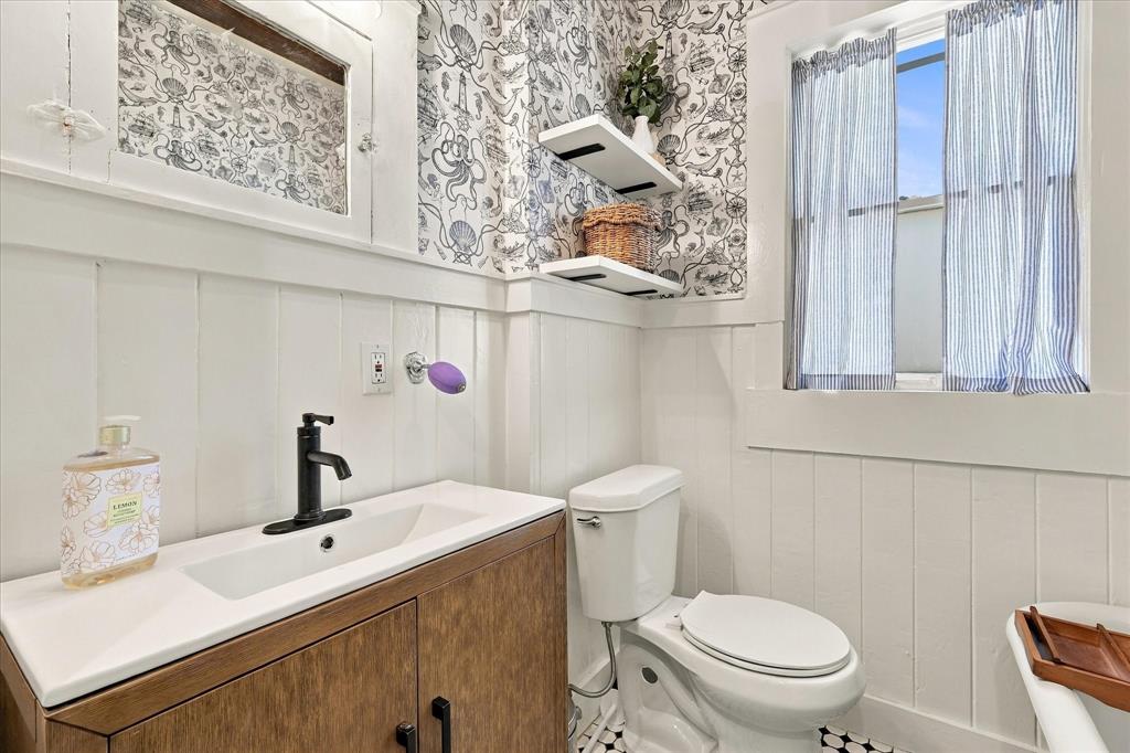 1933 Fairmount Avenue Property Photo 24