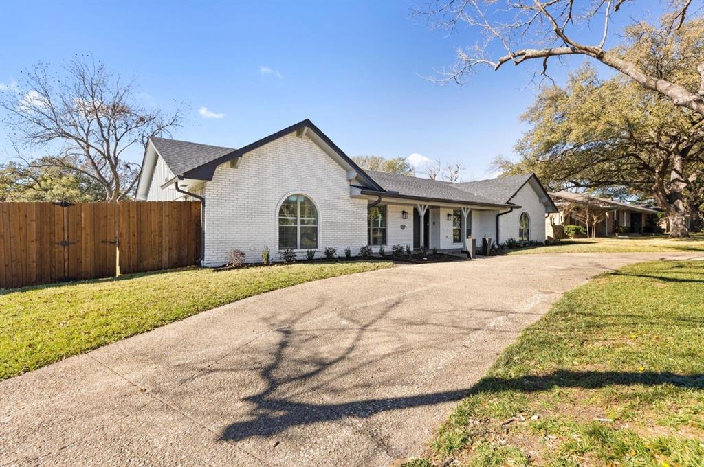 14909 Hillcrest Property Photo 14