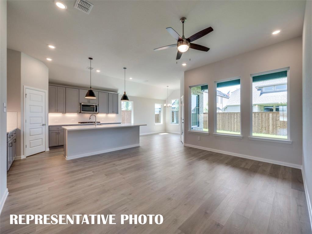 16436 Thistle Bend Drive Property Photo 4