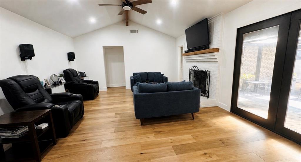 1731 N Mockingbird Lane Property Photo 4