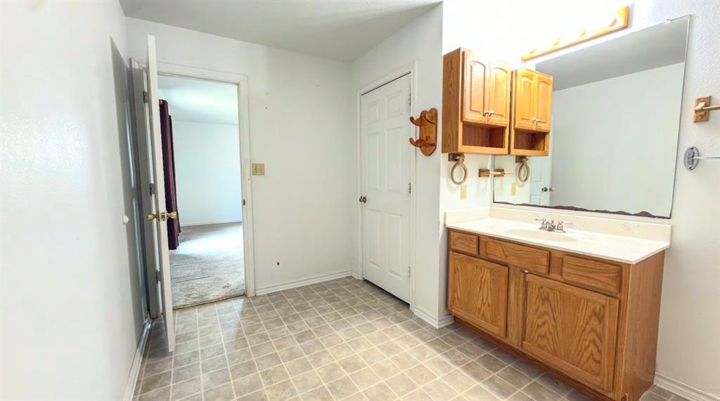 11962 County Road 2918 Property Photo 19