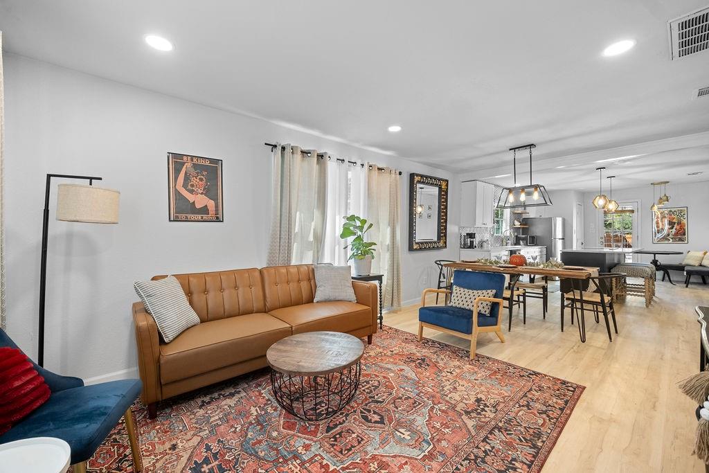 1002 New Street Property Photo 1
