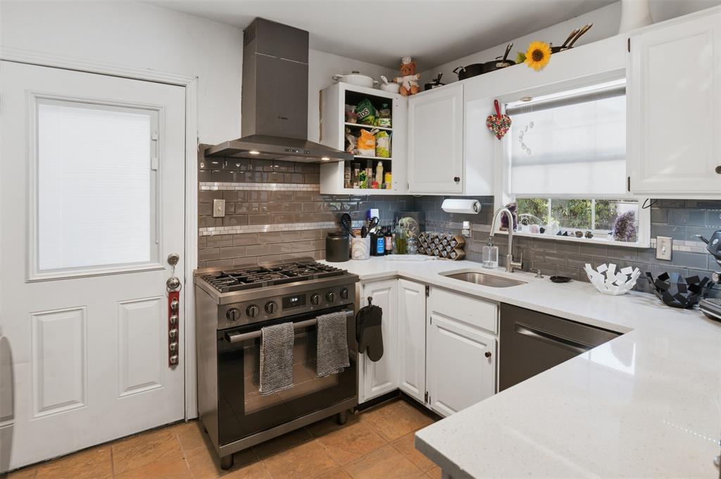 1906 Lakeland Drive Property Photo 10