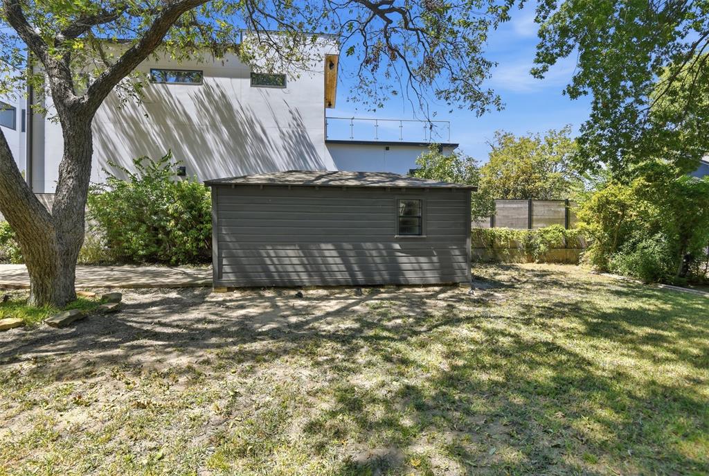 1906 Lakeland Drive Property Photo 26