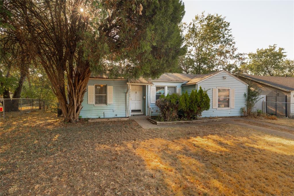 3265 Illinois Avenue Property Photo 3