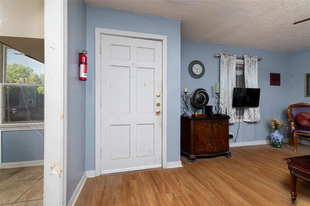 3265 Illinois Avenue Property Photo 5