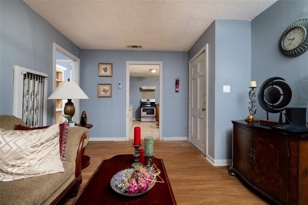 3265 Illinois Avenue Property Photo 8